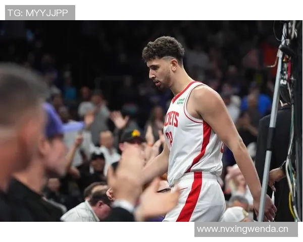 张佳玮：火箭四塔赢了骑士双塔申京4号位体格干着组织后卫的活