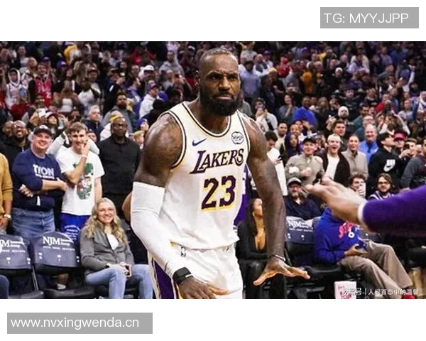 詹姆斯与裁判争执未受罚太阳博主引用规则质疑公正性 詹姆斯与裁判争执未受罚太阳博主引用规则质疑公正性